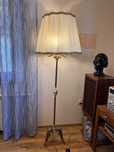 Lampa stojąca salonowa