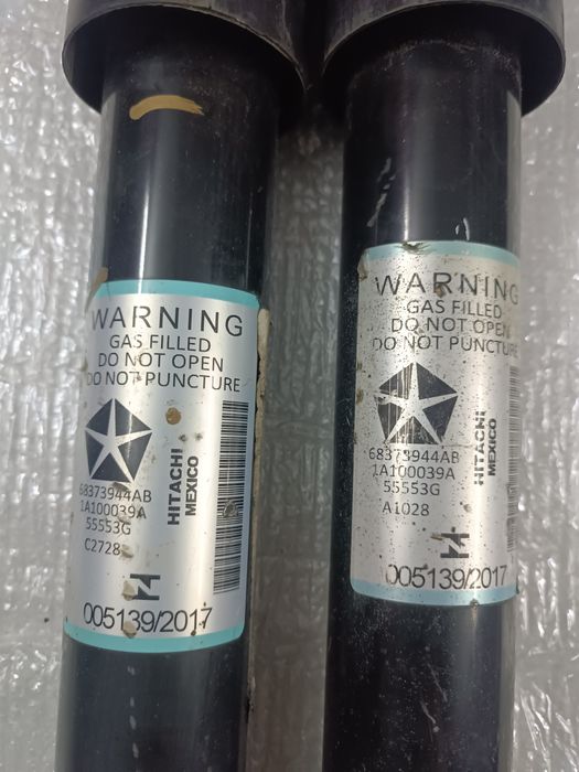 Амортизатор стійка  Jeep Cherokee 2019р (рест)