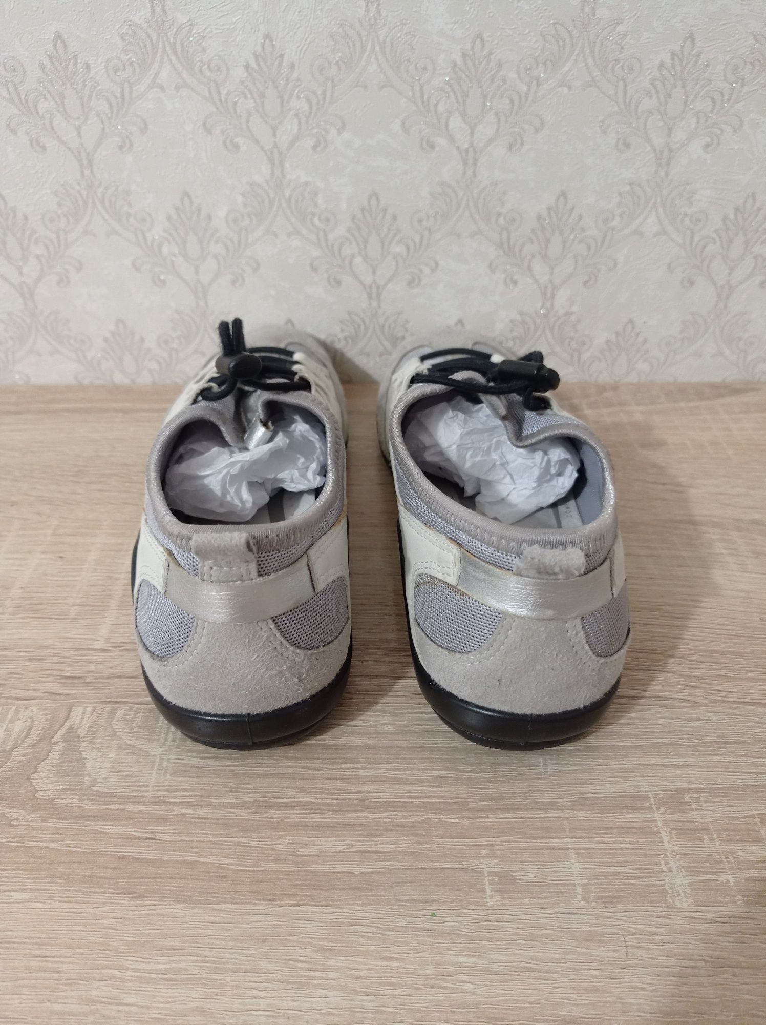Кроссовки женские Ecco, Nike р.36, р.38, в отличном состоянии