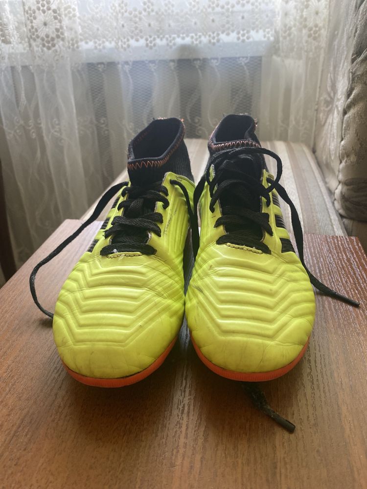 Бутси/копачки adidas predator 36р