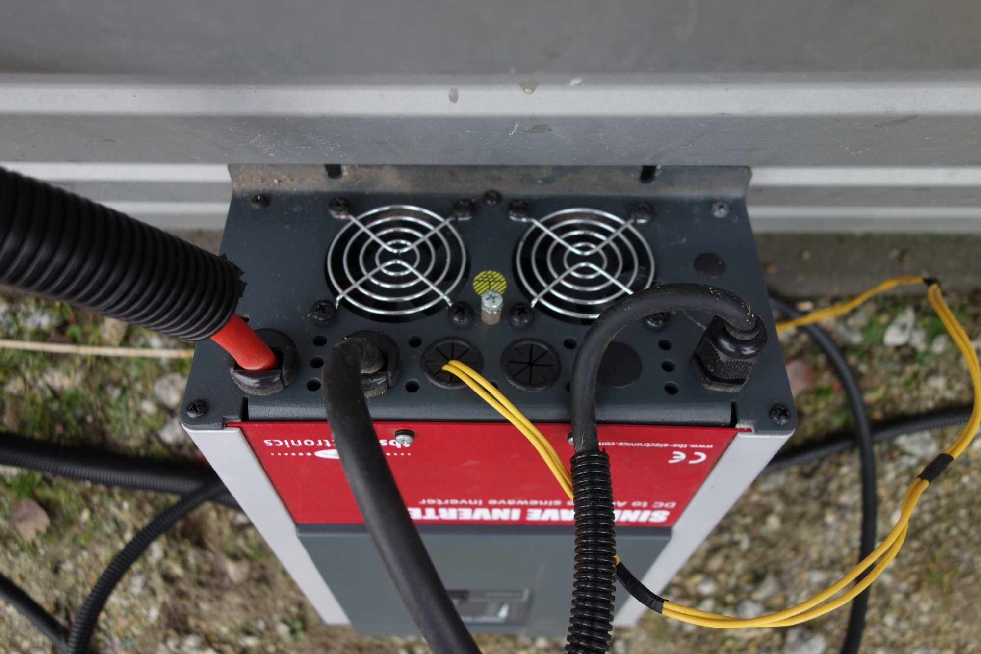 Przetwornica  tbs electronics  1000 W - 12 V/230V