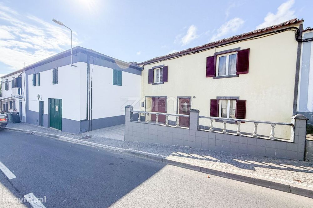 Moradia T3 em Santa Cruz, na Lagoa