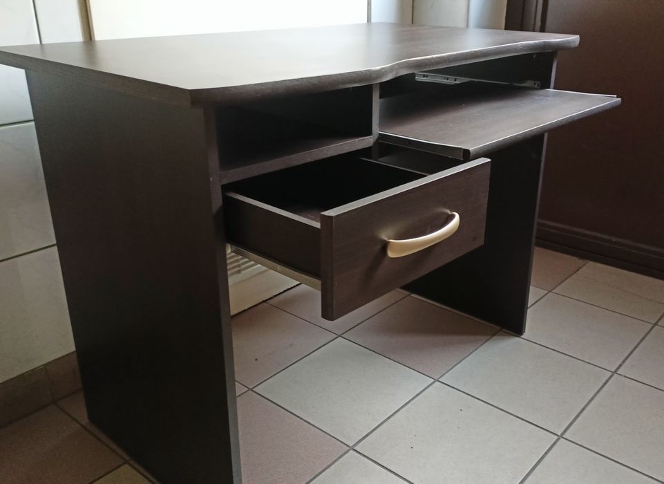 Biurko kolor wenge 50 zł