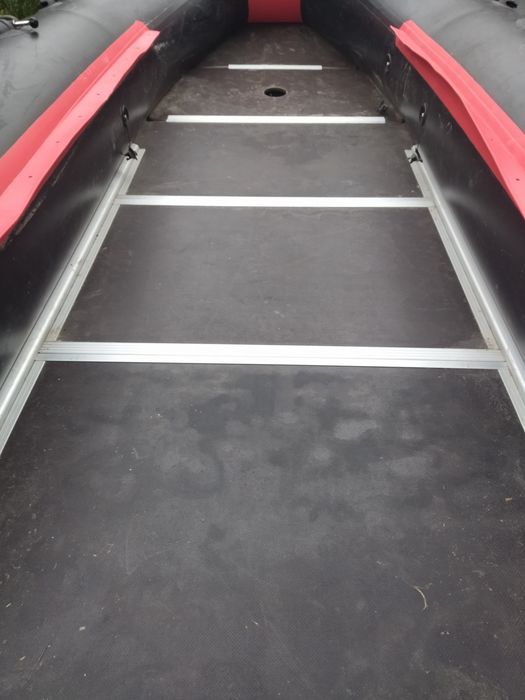 Надувная лодка Captain Hunter 370