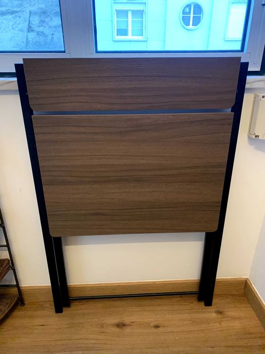 Secretária dobrável de fácil arrumação