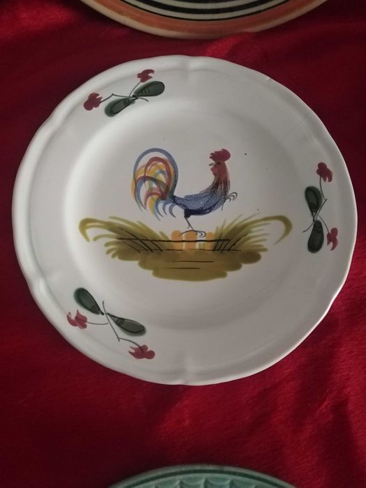 Louça vintage decorada
