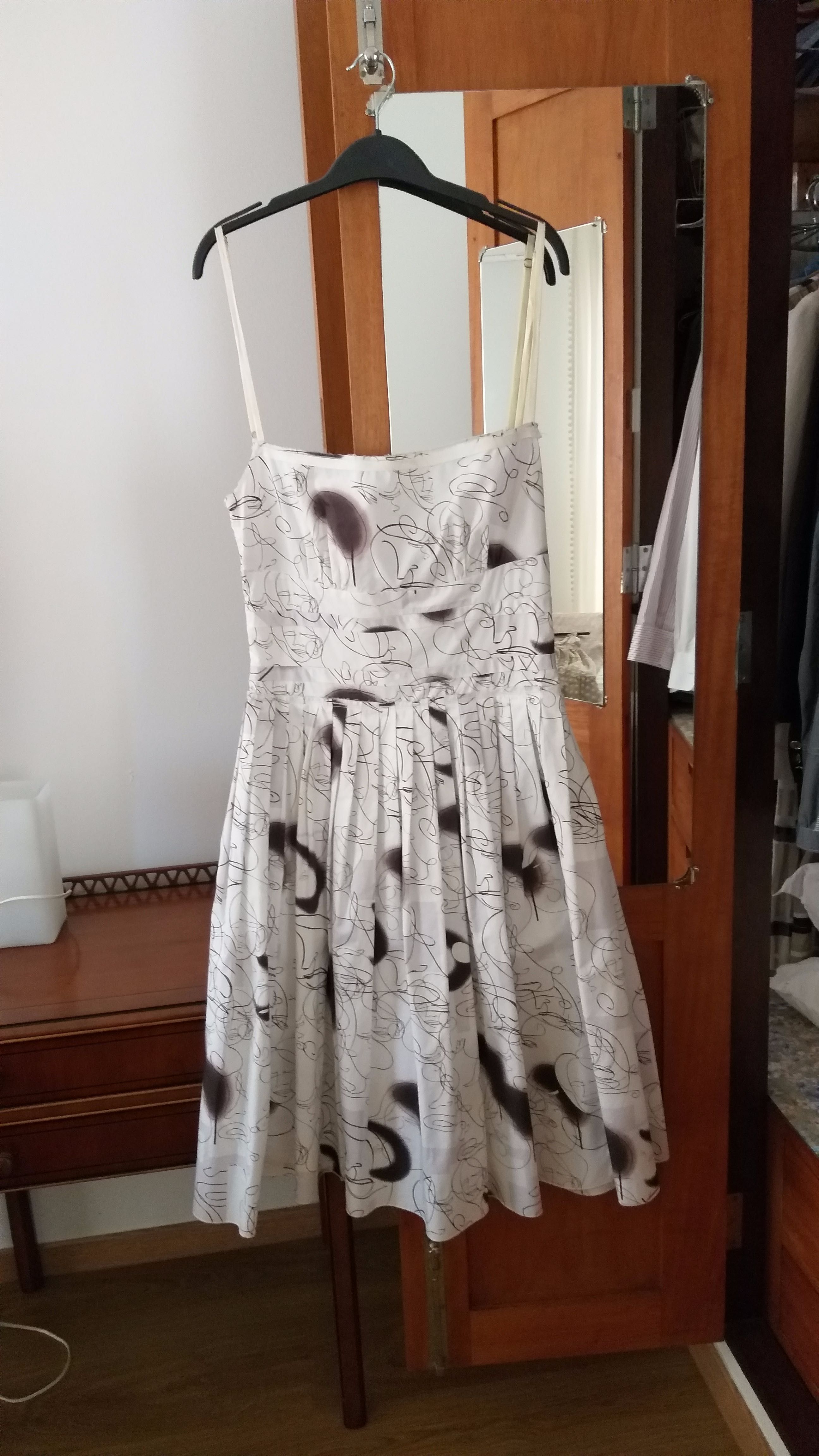 Vestido Prada festivo, com padrão original, muito pouco uso