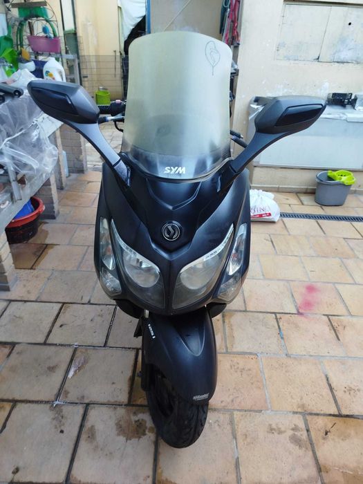 Scooter Sym 125 com alarme