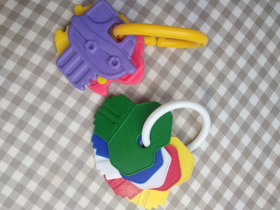 Zabawki sensoryczne dla niemowląt (zabawa, gryzienie)