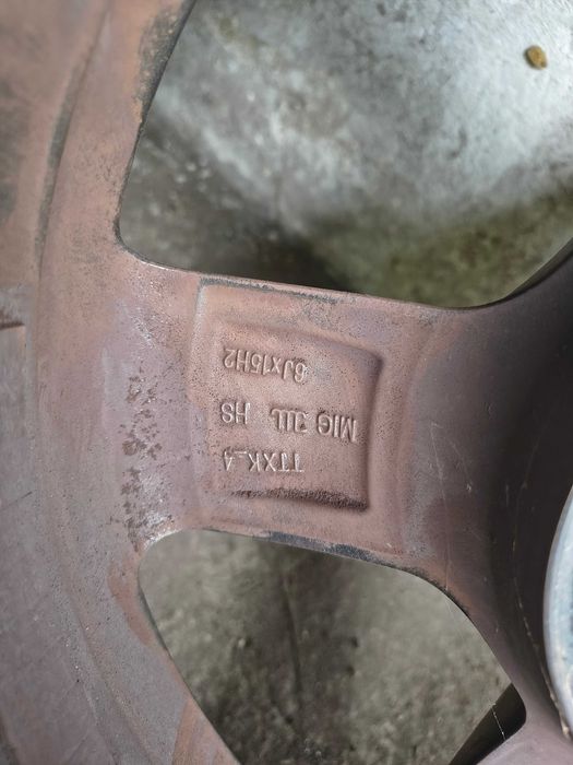 Komplet kół zimowych DEZENT KIA RIO,HYUNDAI i20 185/65R15