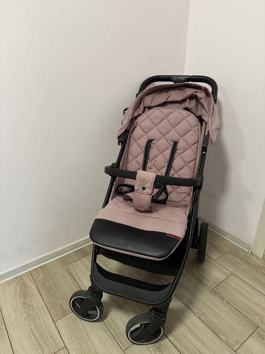 Прогулянкова коляска Carrello Bravo (2022 рік випуску)