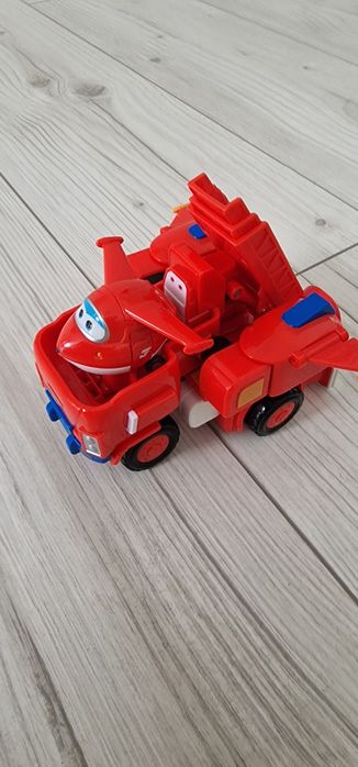 Super Wings Transformujący Jett