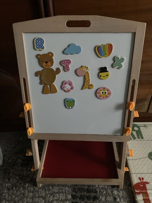 Продам дитячий мольберт