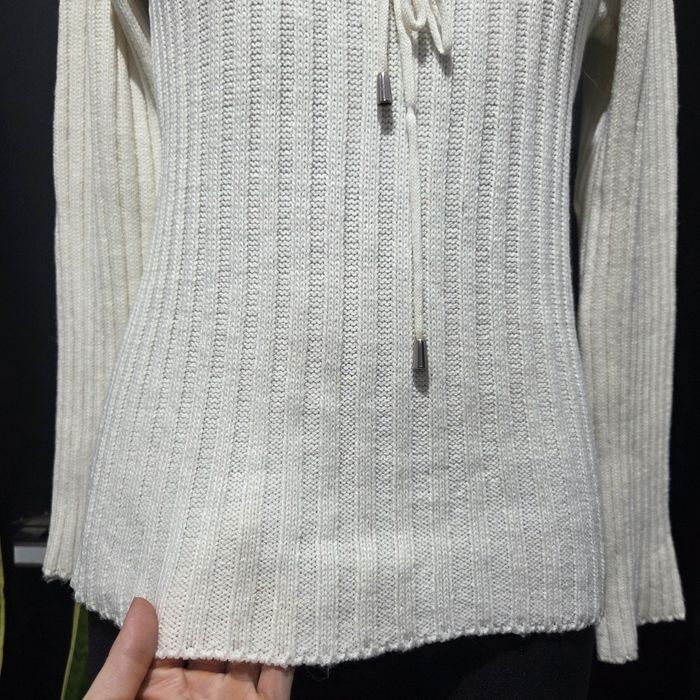 Śliczny sznurowany sweterek rozmiar M/38.