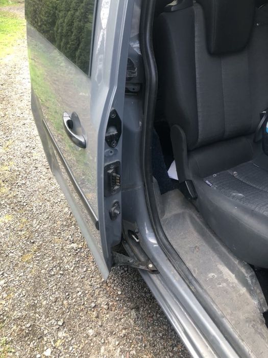 Продам volksvagen caddy2012