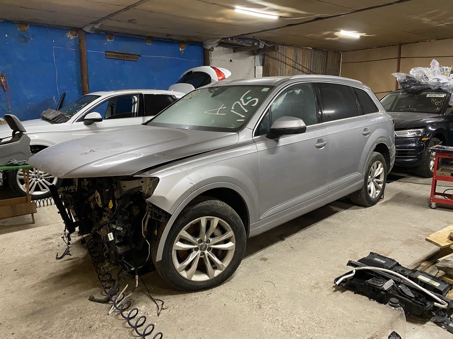 Розборка Шрот Audi Q3-83A Q5-80A Q7-4M Сіра Z7G разборка