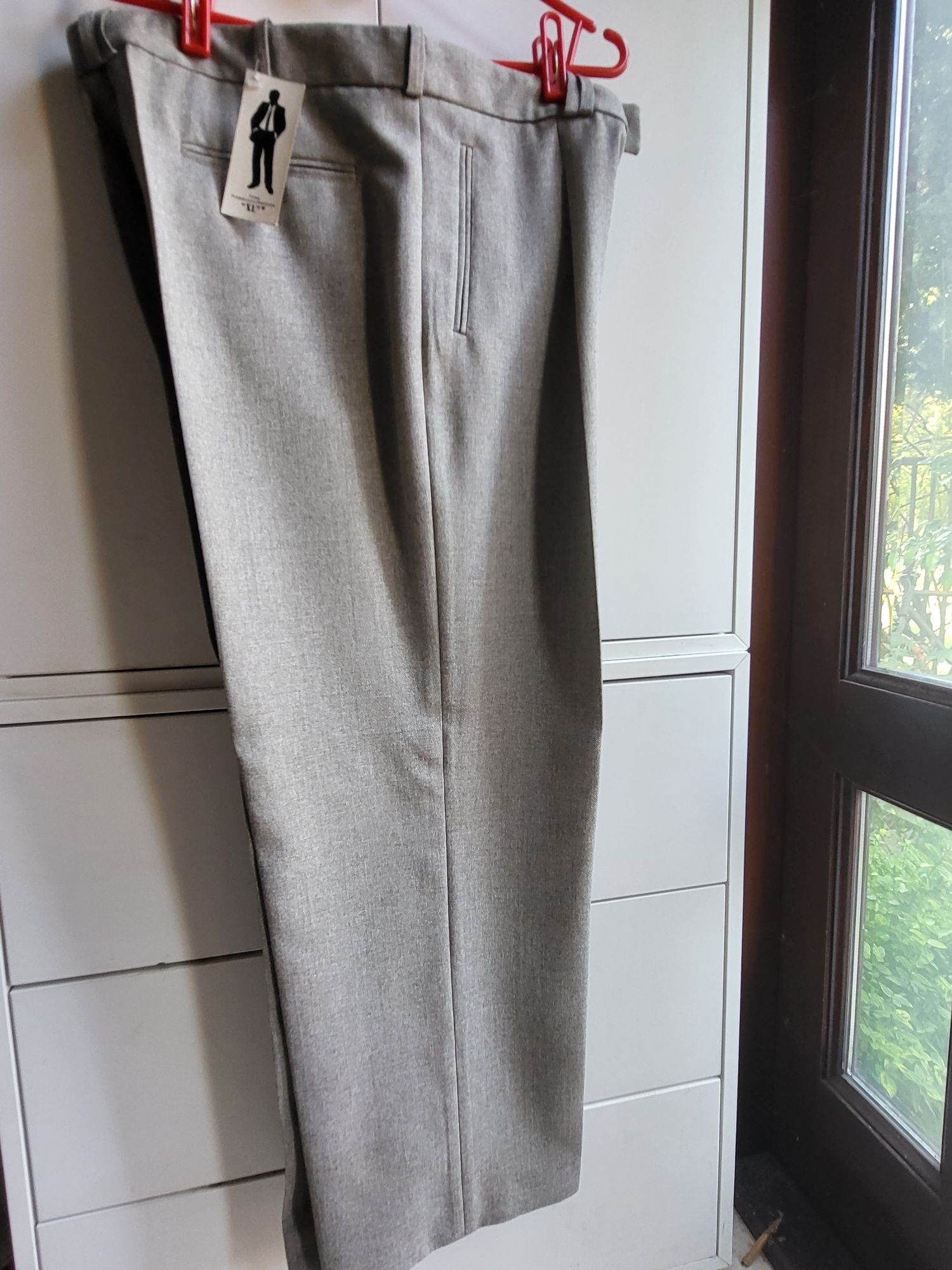 Spodnie eleganckie jasno- szare rozmiar L