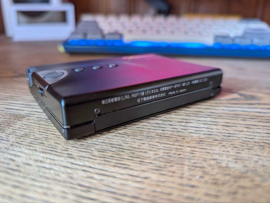 Рабочий Кассетный ретро плеер Panasonic RQ-S45