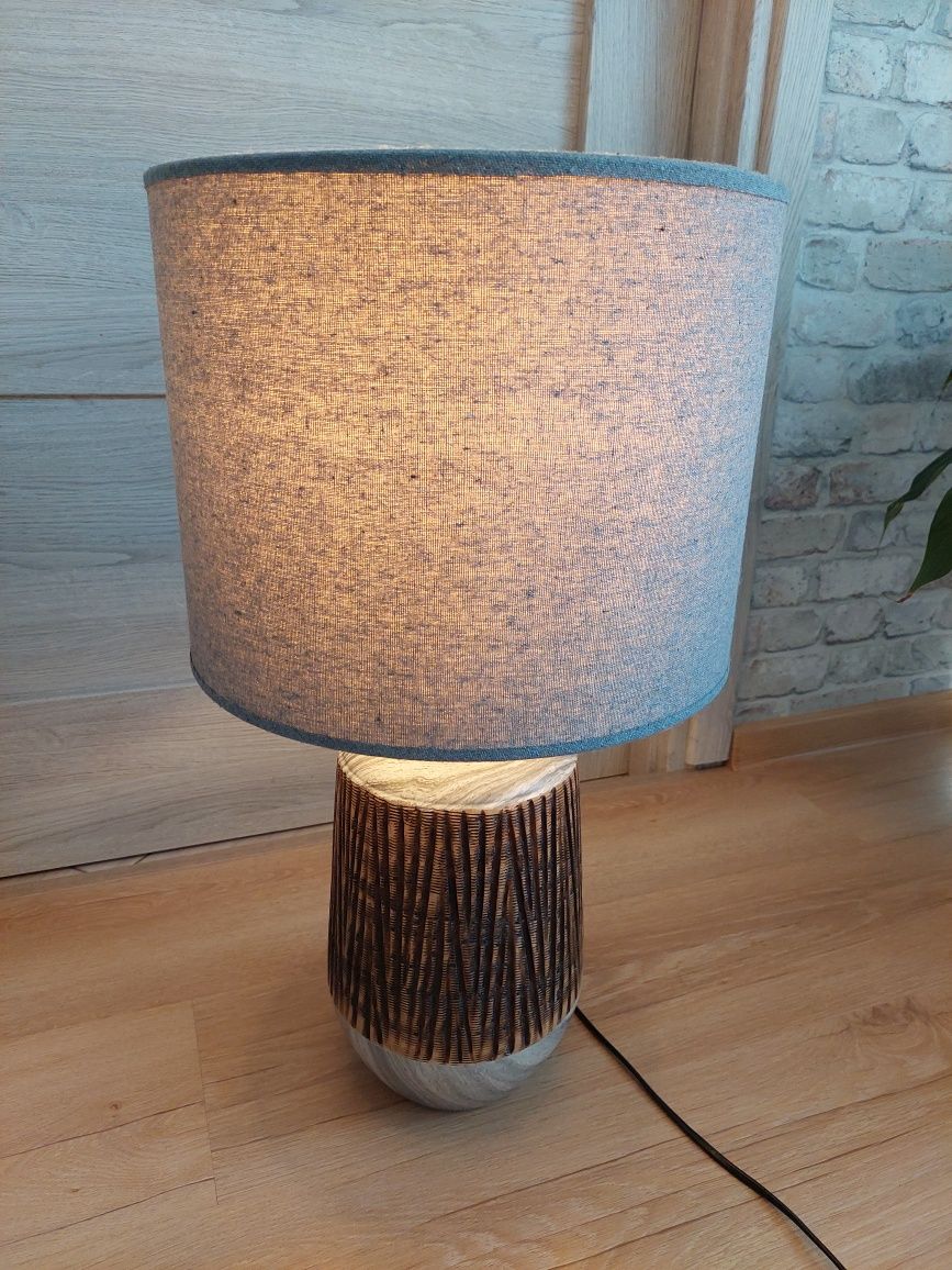 Lampka nocna pełniła funkcję dekoracyjną