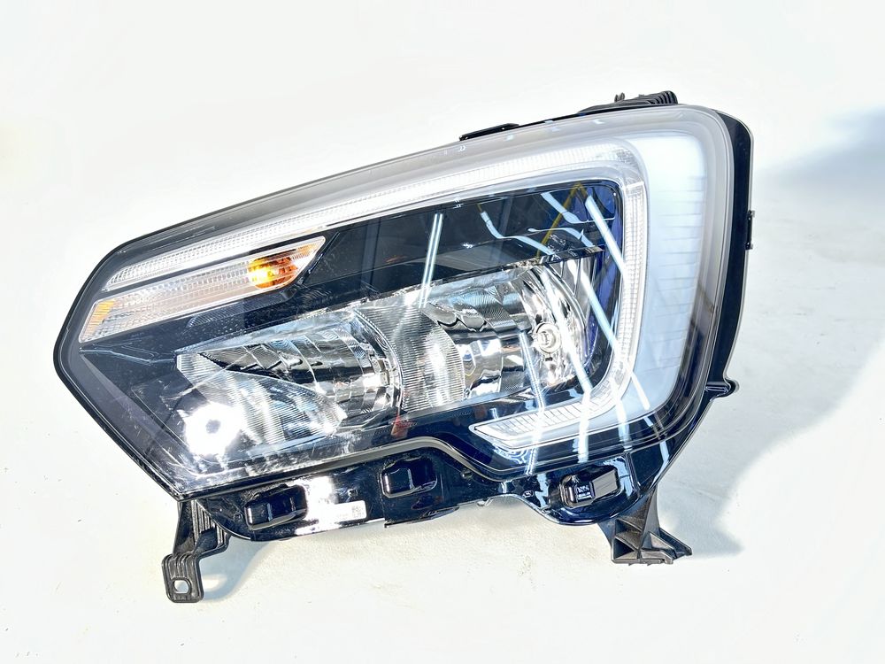 Renault Master 3 4 iv reflektor lewy przód LED lampa lewa nieużywana