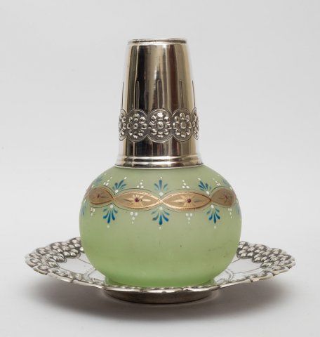 Garrafa antiga de quarto com Copo em Vidro