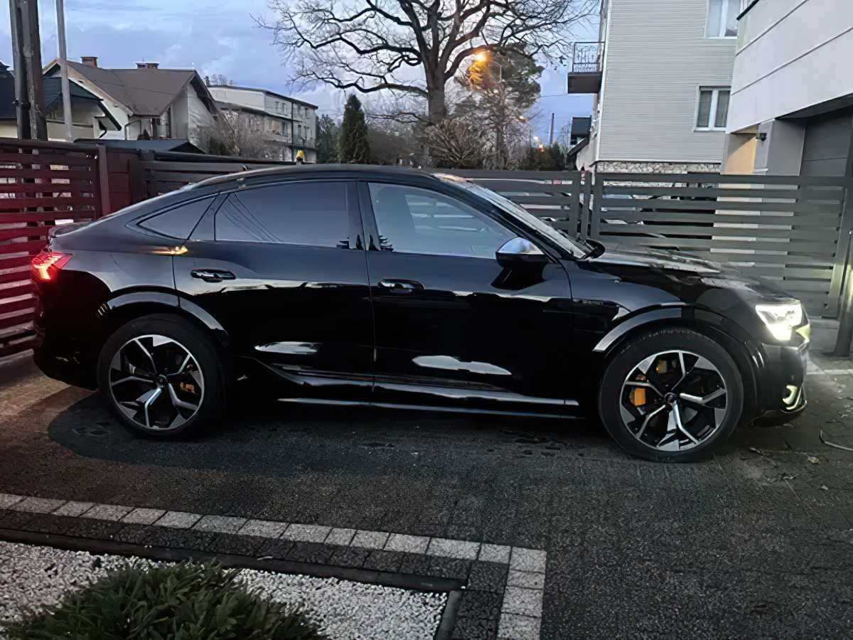 Audi e-tron S Quattro