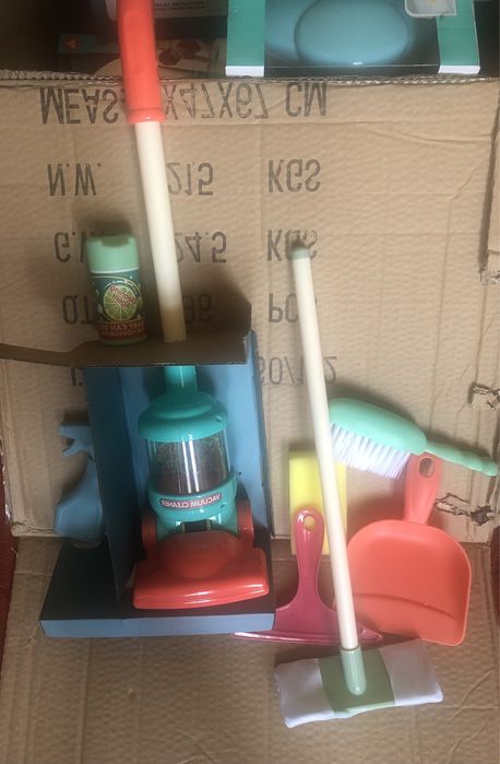 Набір для прибирання з пилососом