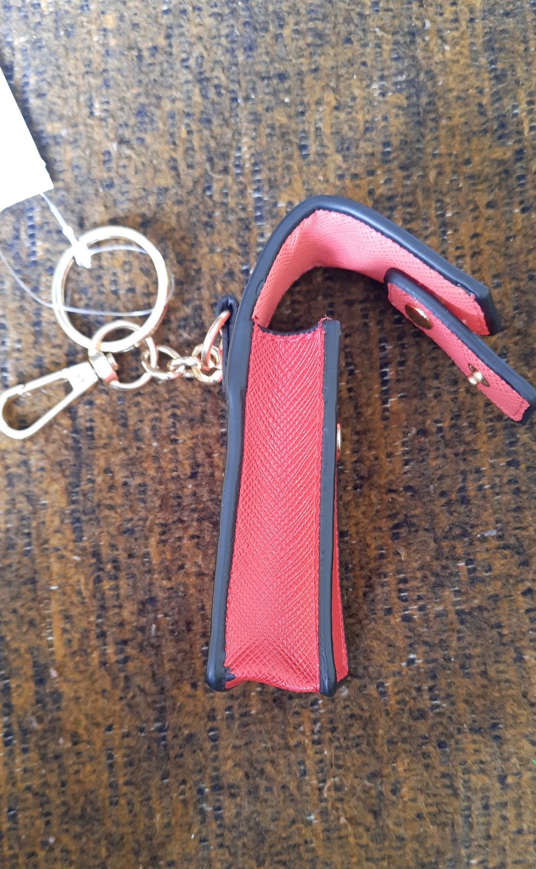 Nowe etui na pomadkę brelok do torebki czerwone w etui ozdobnym