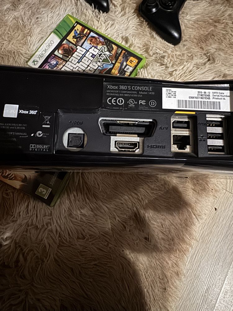 Xbox 360 S 500GB Dwa pady Gry