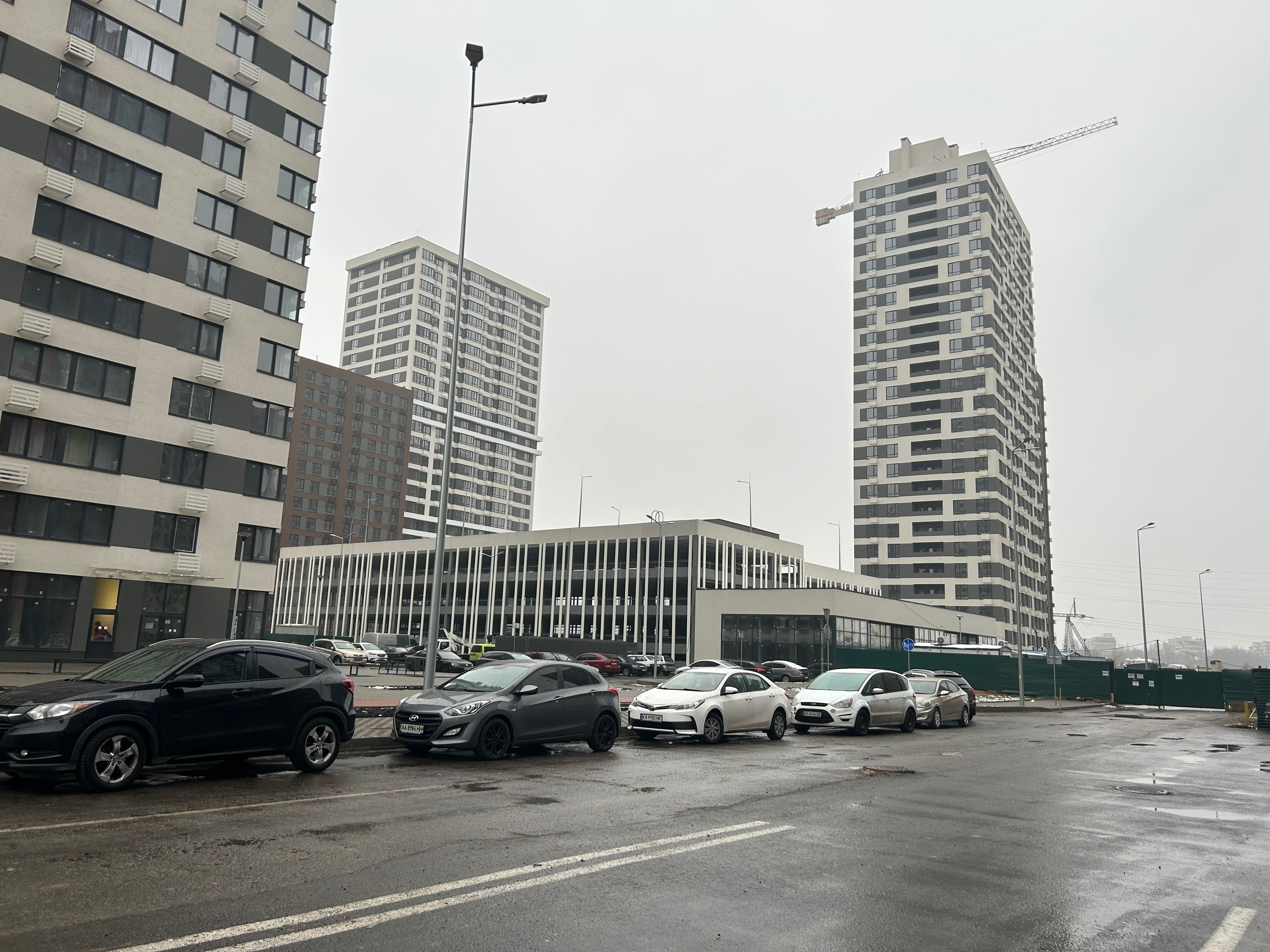 ЖК Варшавський 3 Плюс Київ Продам паркомісце наземний критий паркінг