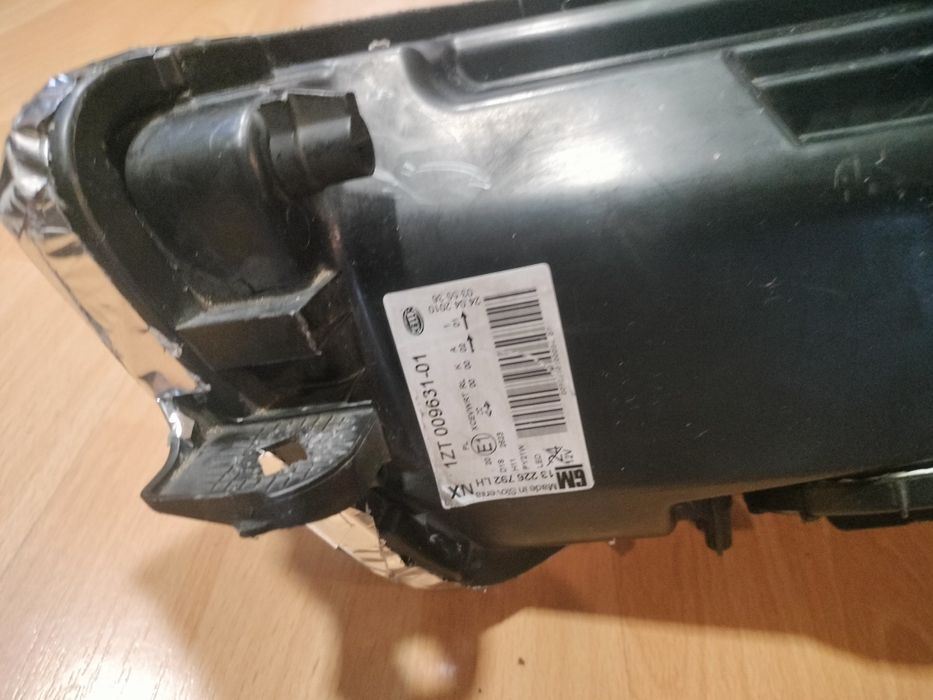 Farol Bi-XÉNON ORIGEM HELLA Opel Insígnia