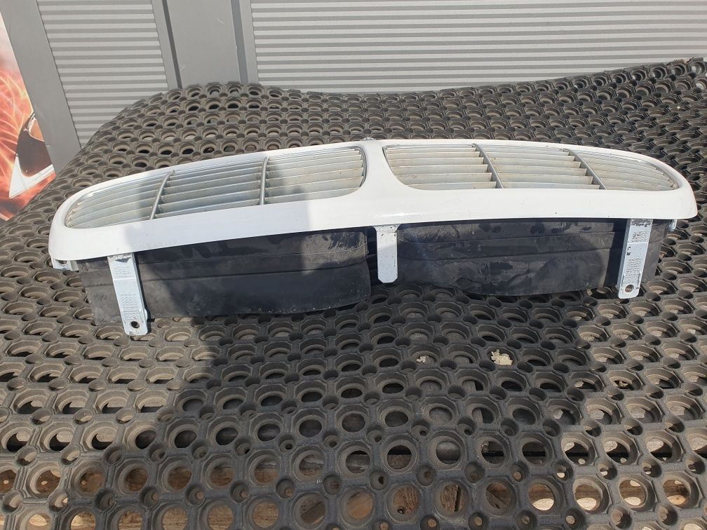 Atrapa grill jaguar xj x350