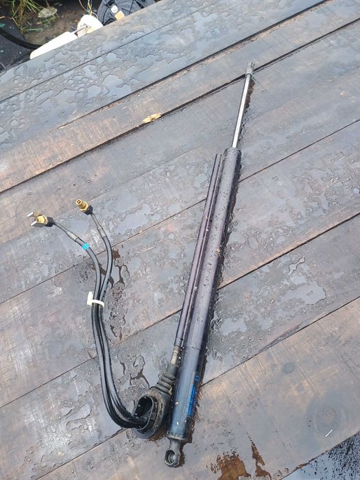 Siłownik Teleskop Prawy Klapy Elektrycznej Opel Insignia A Kombi