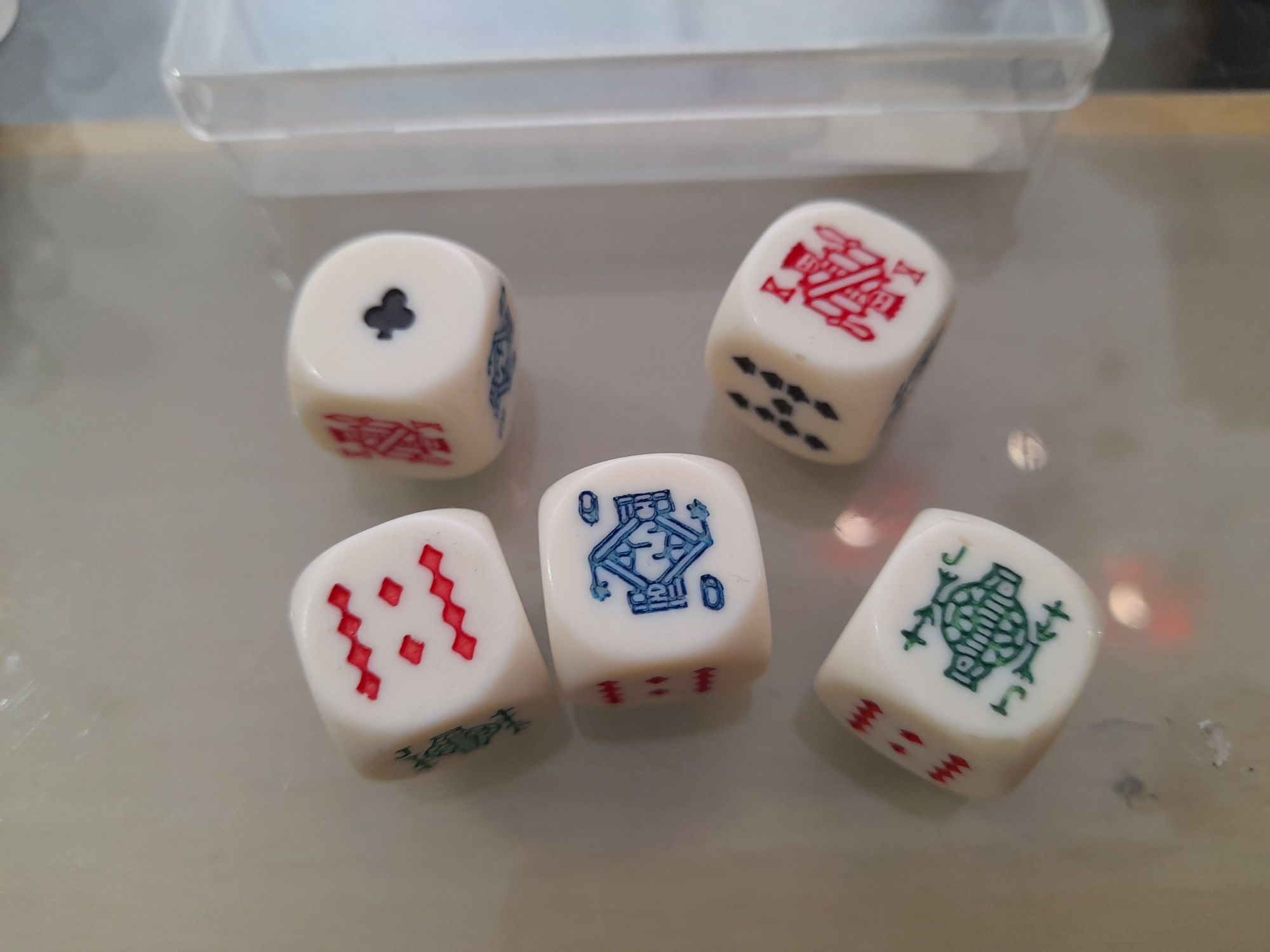 Dados de Poker Novos com caixa - completo - 5 dados