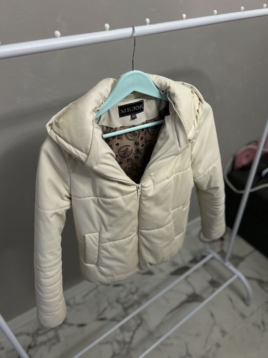 Куртка біла кожа