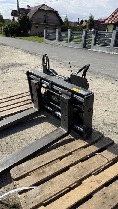 Obrotnica wózka widłowego widlaka Stabau 4,5t z widłami i pozycjonerem