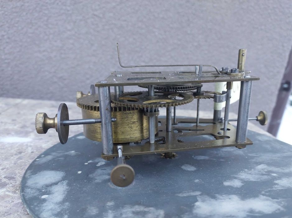 M023 Mechanizm starego zegara HAU chodzik tarcza