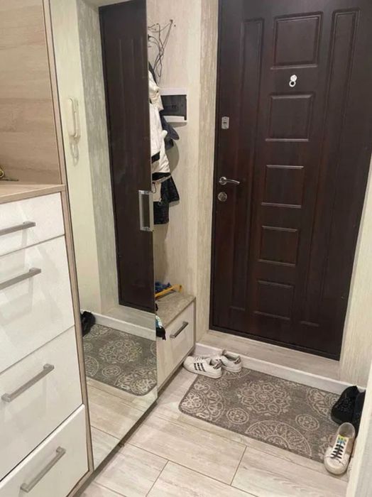 Продам 3 комнатную квартиру пр-т Гагарина, метро Спортивная S=65м2 VW