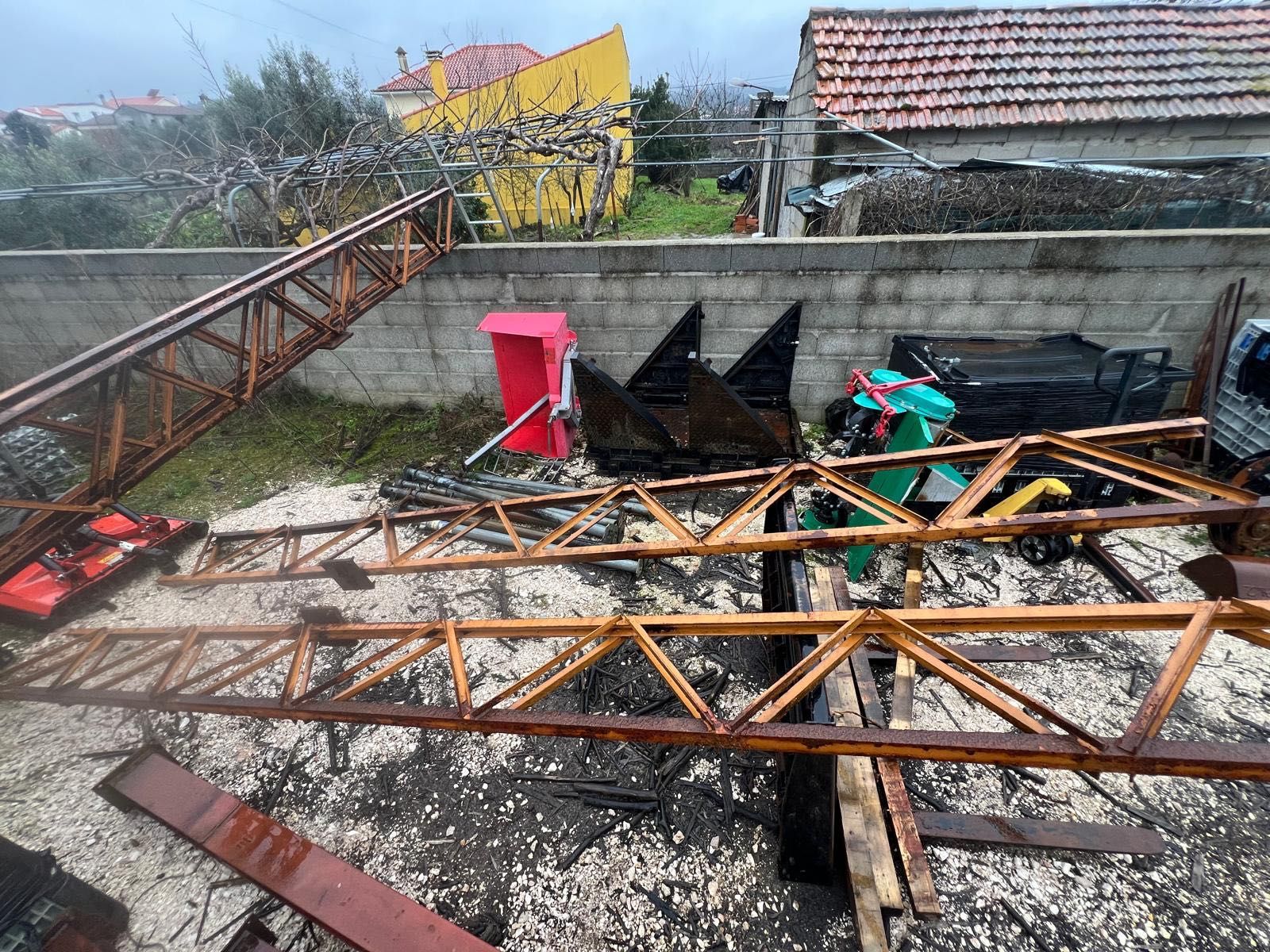 Vigas de ferro  Para Hangar
