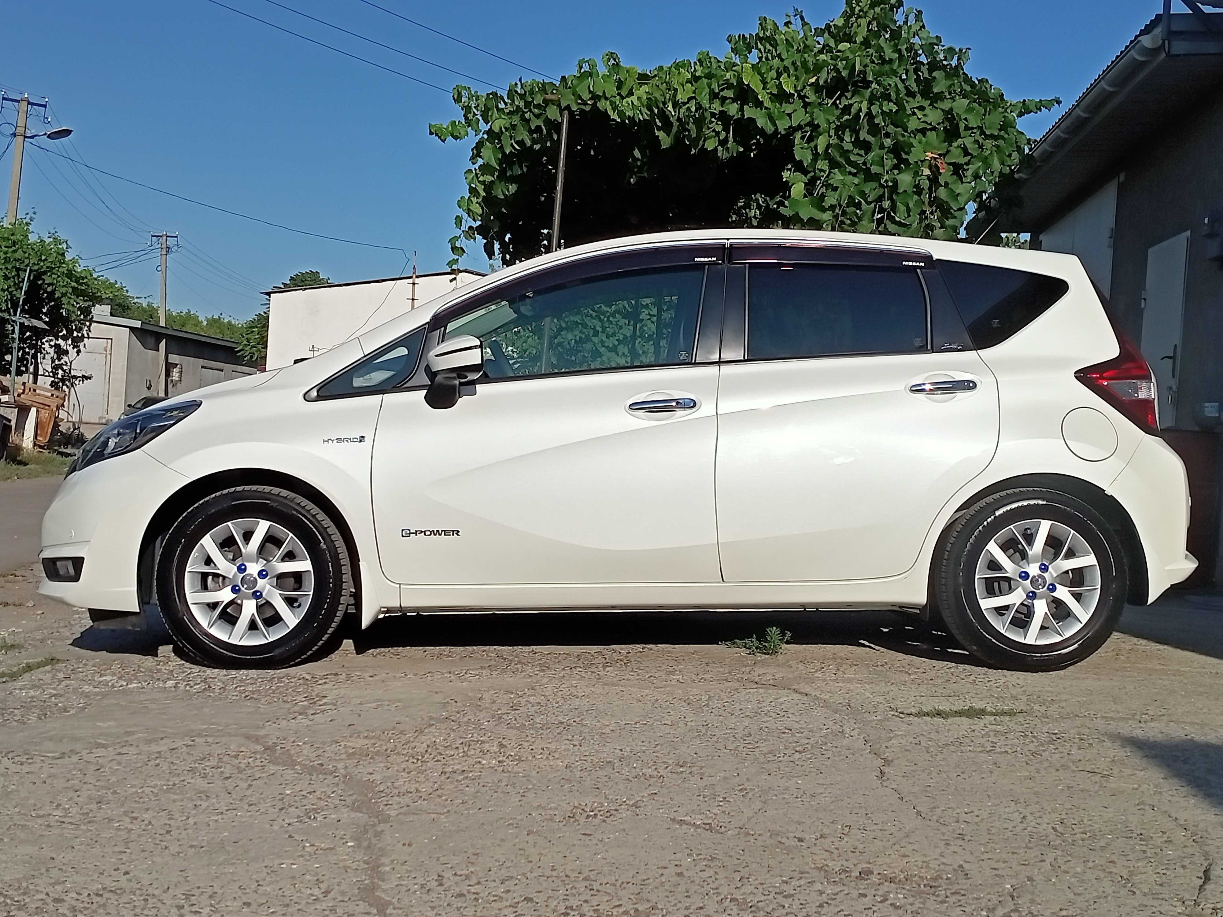 Продам NISSAN NOTE - HYBRID! Состояние НОВОГО АВТО! 2018 год!