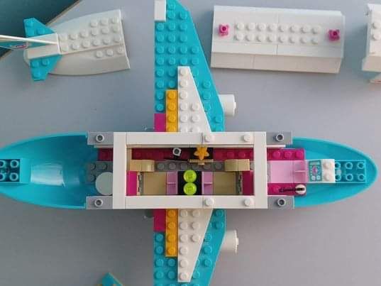 lego friends 41100 Heartlake Private Jet