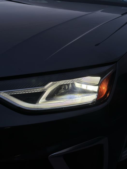 Продам Audi a4b9 2020 року