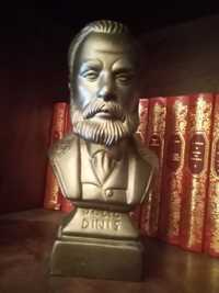 Busto de Júlio Dinis