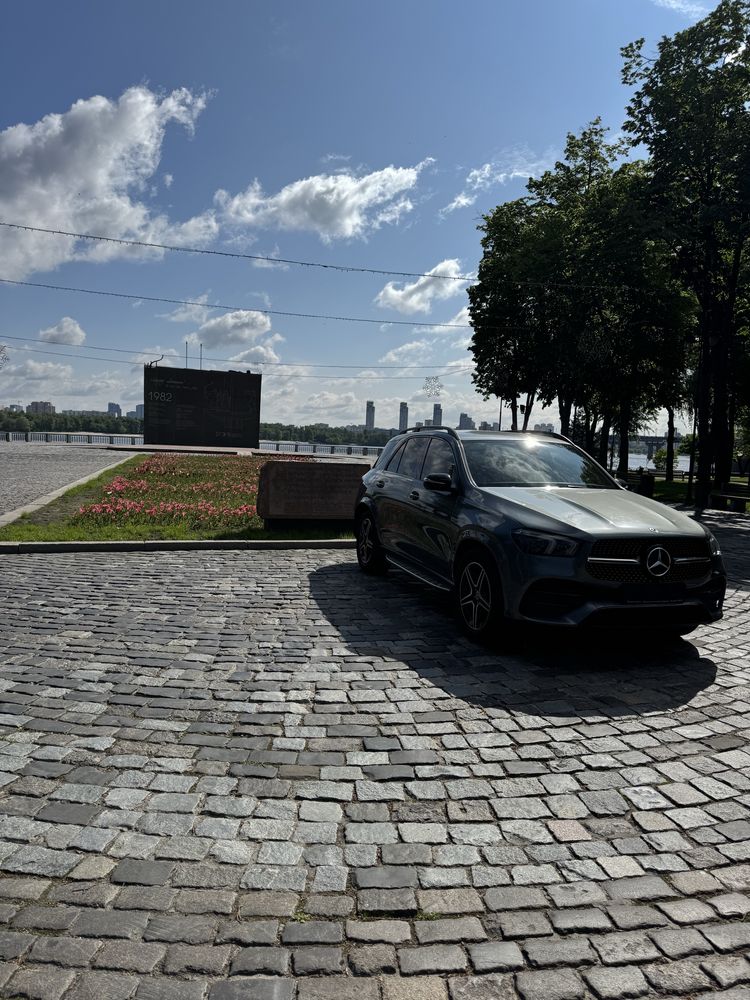 Продам Mercedes-Benz GLE300D 4 Matik