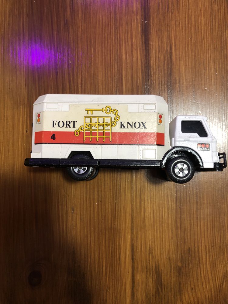 Matchbox Super Kings Security Truck