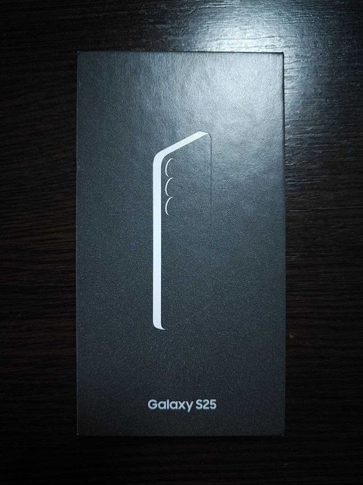 Смартфон Samsung Galaxy S25 12/256GB Silver Shadow