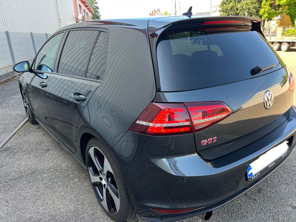 VW Golf GTI Perferformance