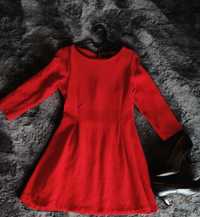 Czerwona wełniana rozkloszowana sukienka