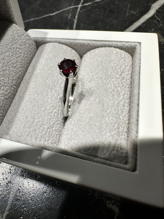 Pierścionek zaręczynowy z rubinem Savicki