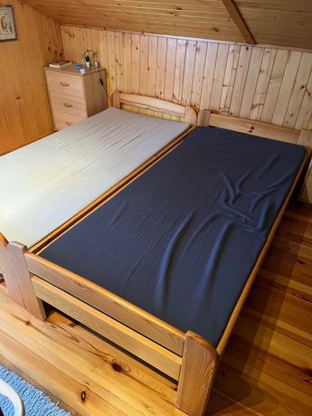Łóżko sosnowe z materacem 90x200